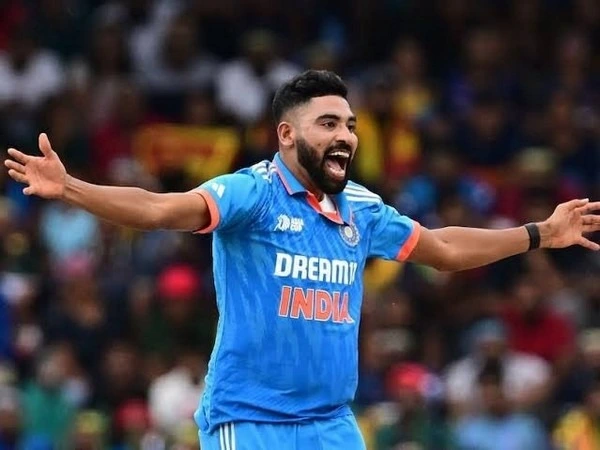 Is Siraj a fast bowler?